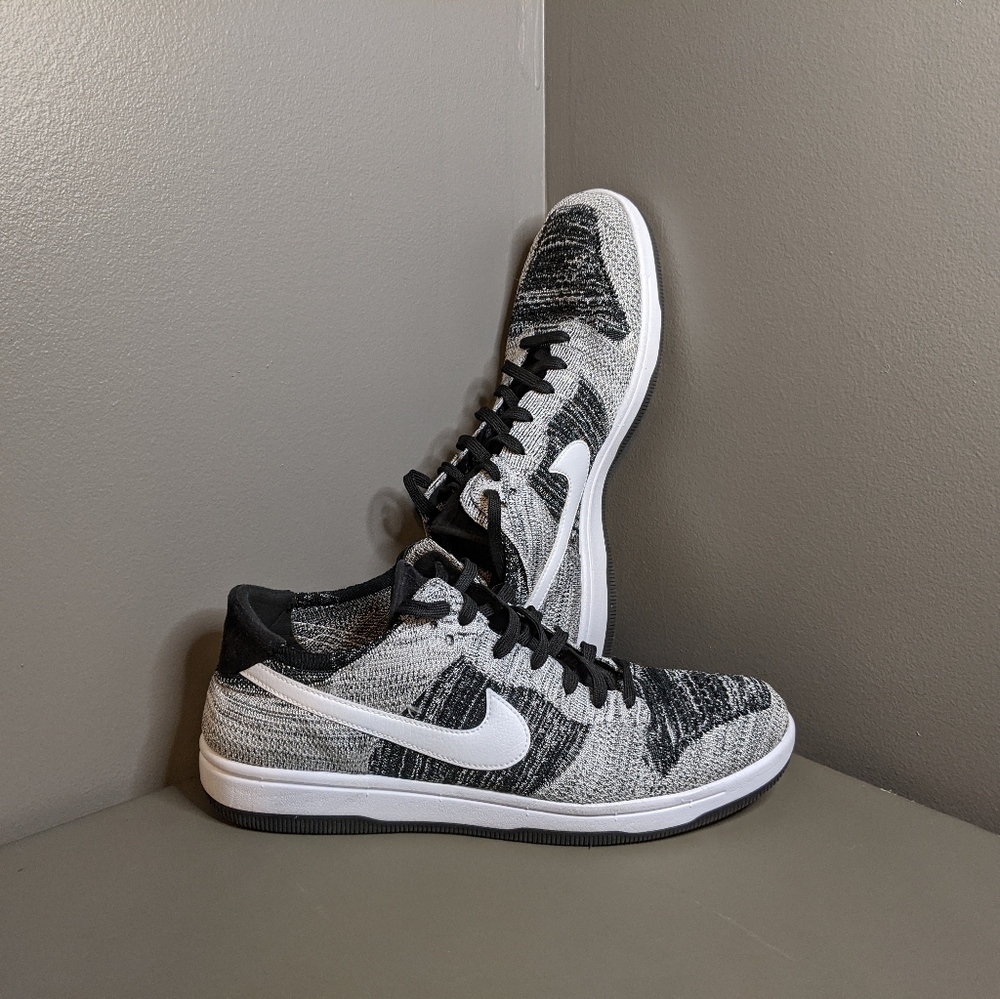 Nike Dunk Low Flyknit "Oreo"